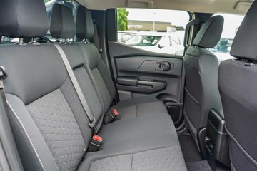 https://vehicle-cdn.autoleague.cloud/30739_2994893_12.jpg