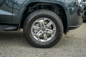 https://vehicle-cdn.autoleague.cloud/30739_2994893_24.jpg