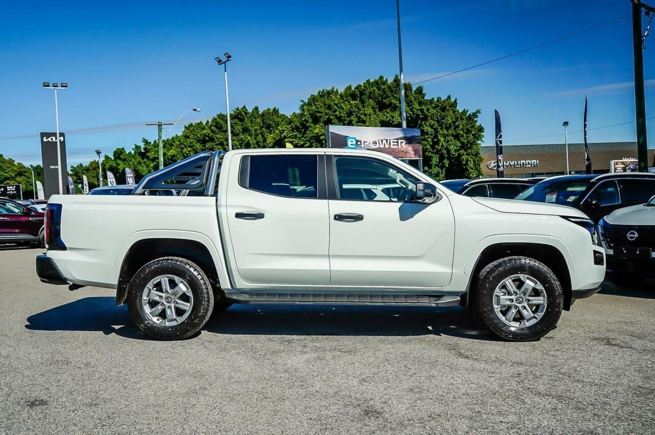 Nissan D27 image 4