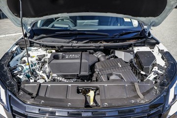 https://vehicle-cdn.autoleague.cloud/30739_2997796_15.jpg