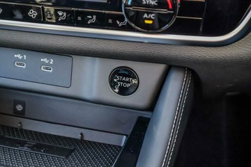 https://vehicle-cdn.autoleague.cloud/30739_2997796_18.jpg