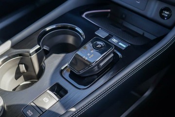 https://vehicle-cdn.autoleague.cloud/30739_2997796_21.jpg