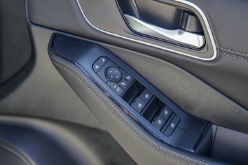 https://vehicle-cdn.autoleague.cloud/30739_2997796_23.jpg