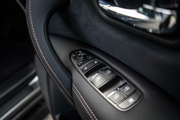 https://vehicle-cdn.autoleague.cloud/30739_3000762_10.jpg