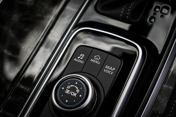 https://vehicle-cdn.autoleague.cloud/30739_3000920_20.jpg