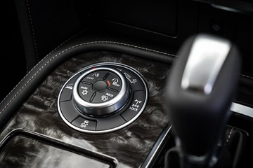 https://vehicle-cdn.autoleague.cloud/30739_3000920_22.jpg
