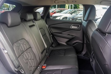 https://vehicle-cdn.autoleague.cloud/30739_3003275_24.jpg