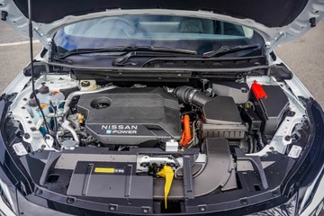 https://vehicle-cdn.autoleague.cloud/30739_3003275_28.jpg