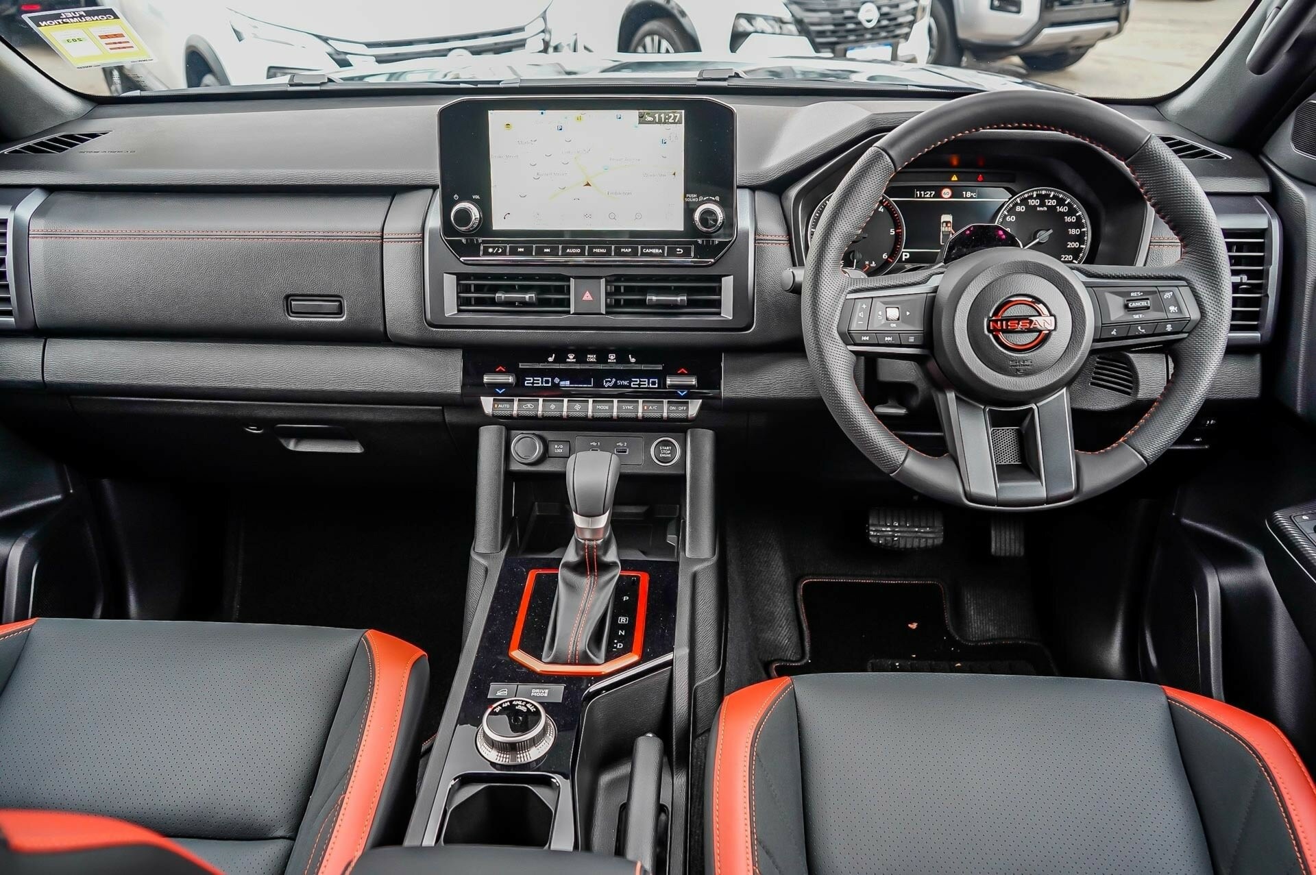 Nissan Navara image 2