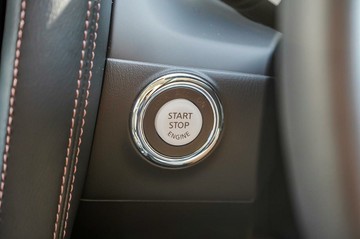 https://vehicle-cdn.autoleague.cloud/30739_3017090_18.jpg
