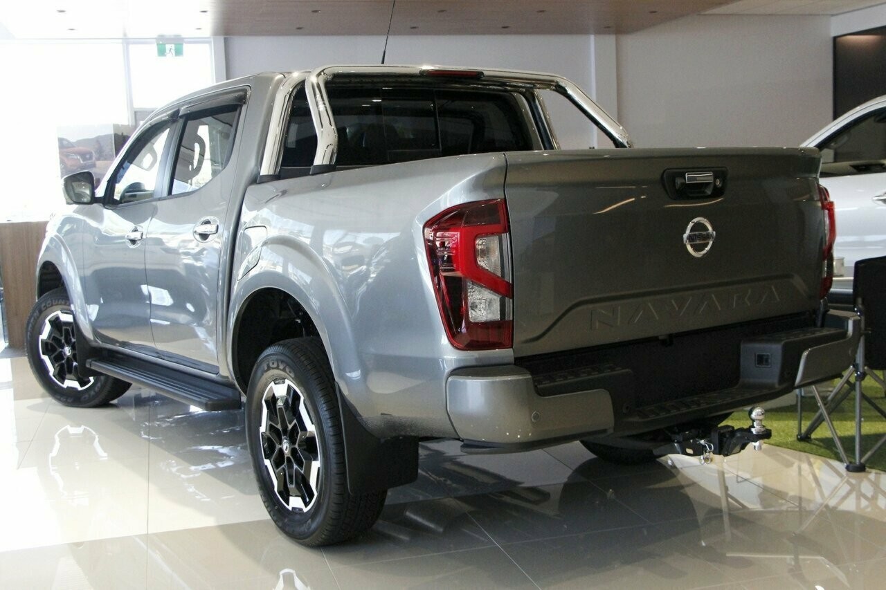 Nissan Navara image 3