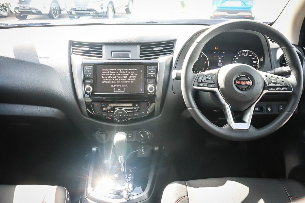 Nissan Navara image 2