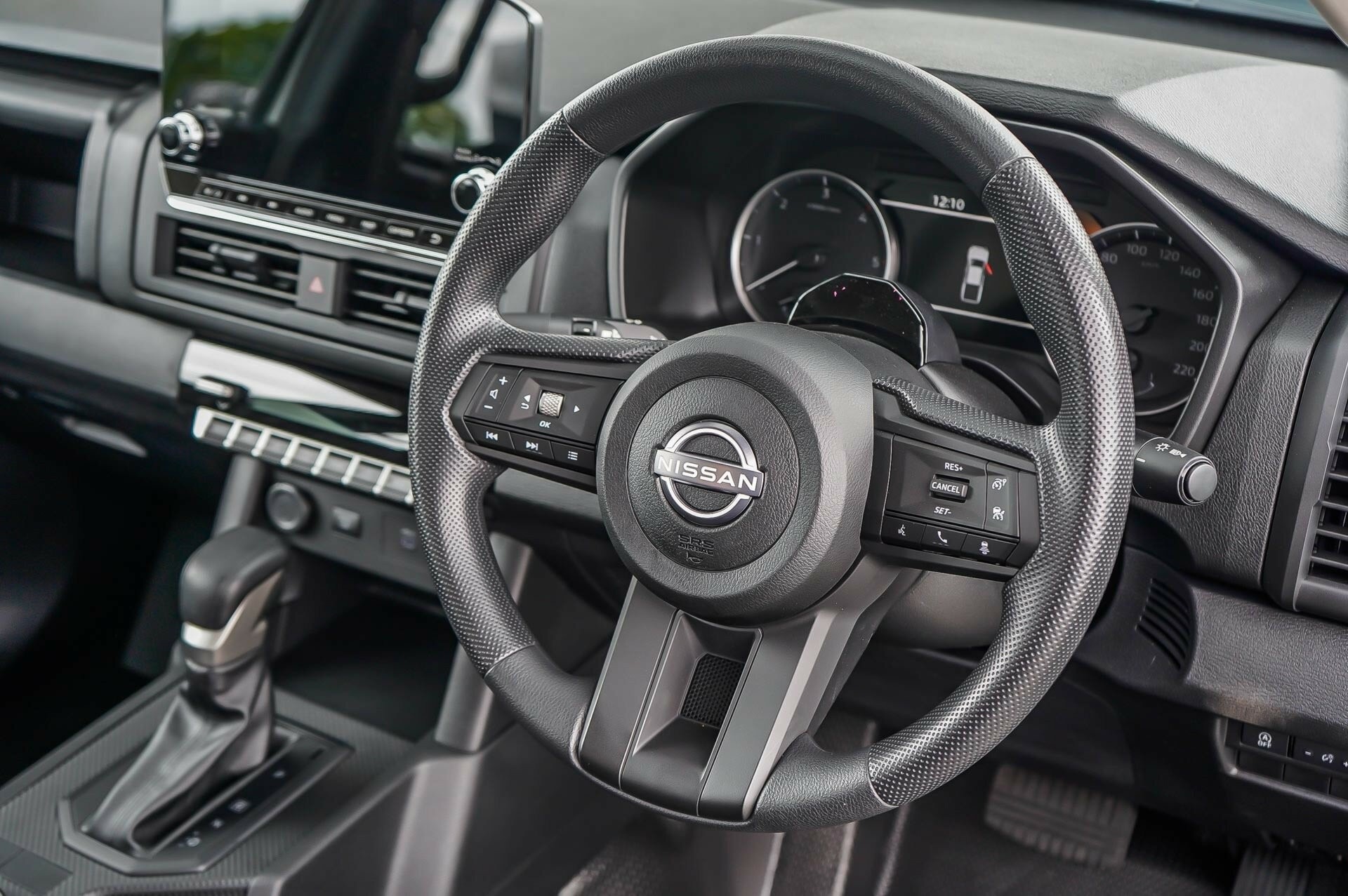 Nissan Navara image 3