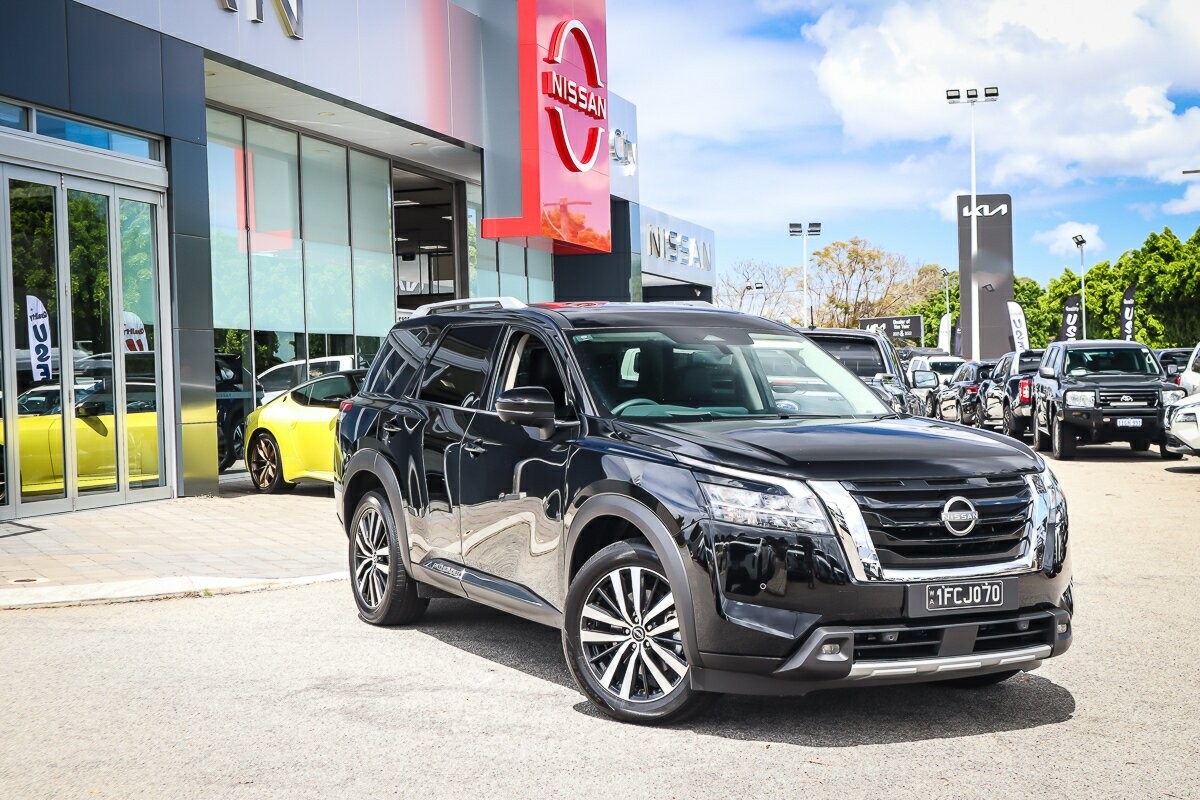 Nissan Pathfinder image 1