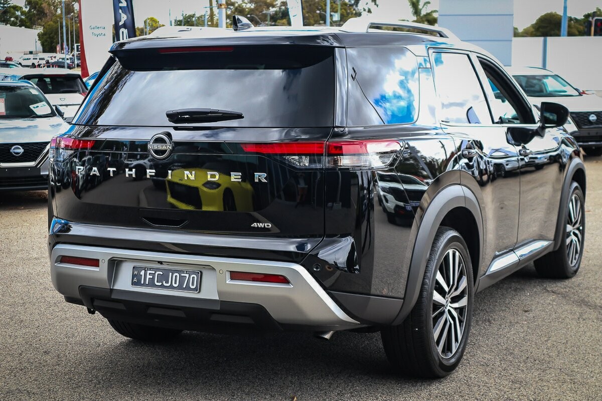 Nissan Pathfinder image 3