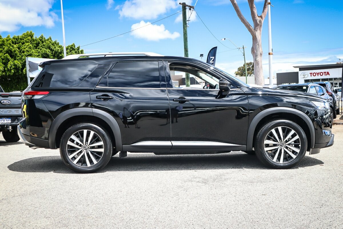 Nissan Pathfinder image 4