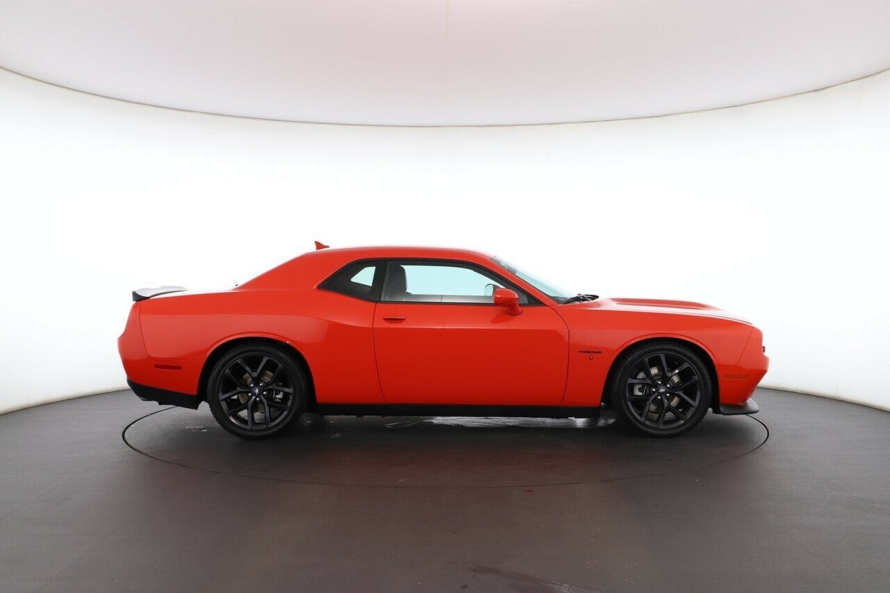 Dodge Challenger image 3