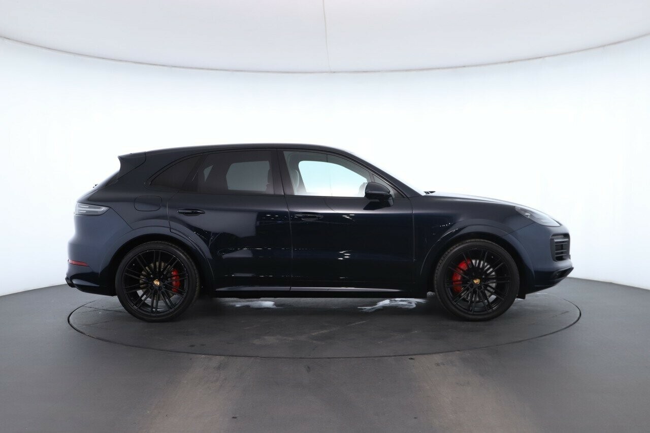 Porsche Cayenne image 3