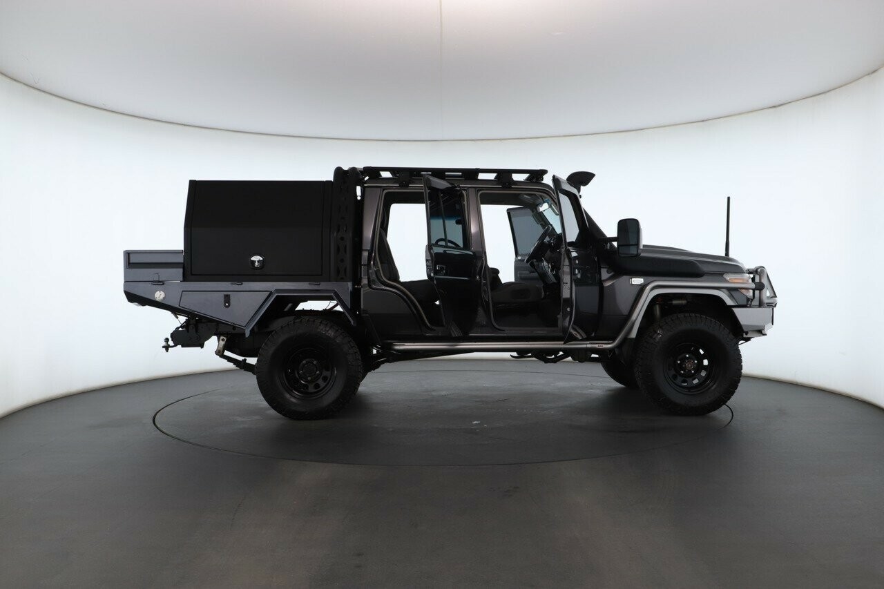 Toyota Landcruiser image 2