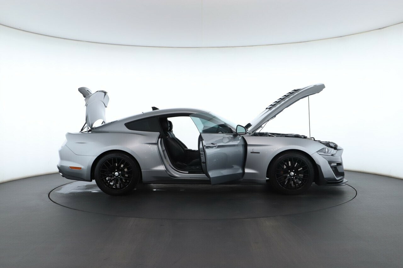 Ford Mustang image 2