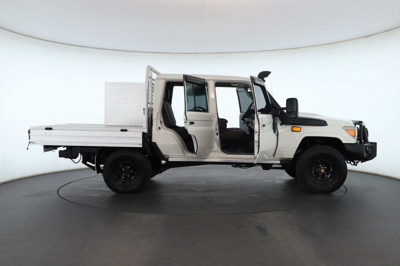 Toyota Landcruiser image 2