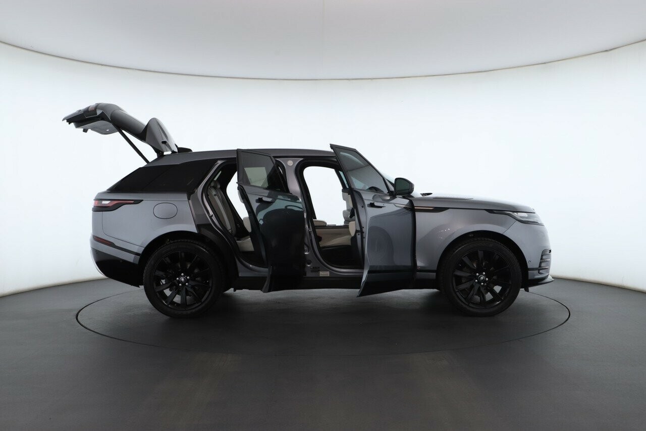 Land Rover Range Rover Velar image 2