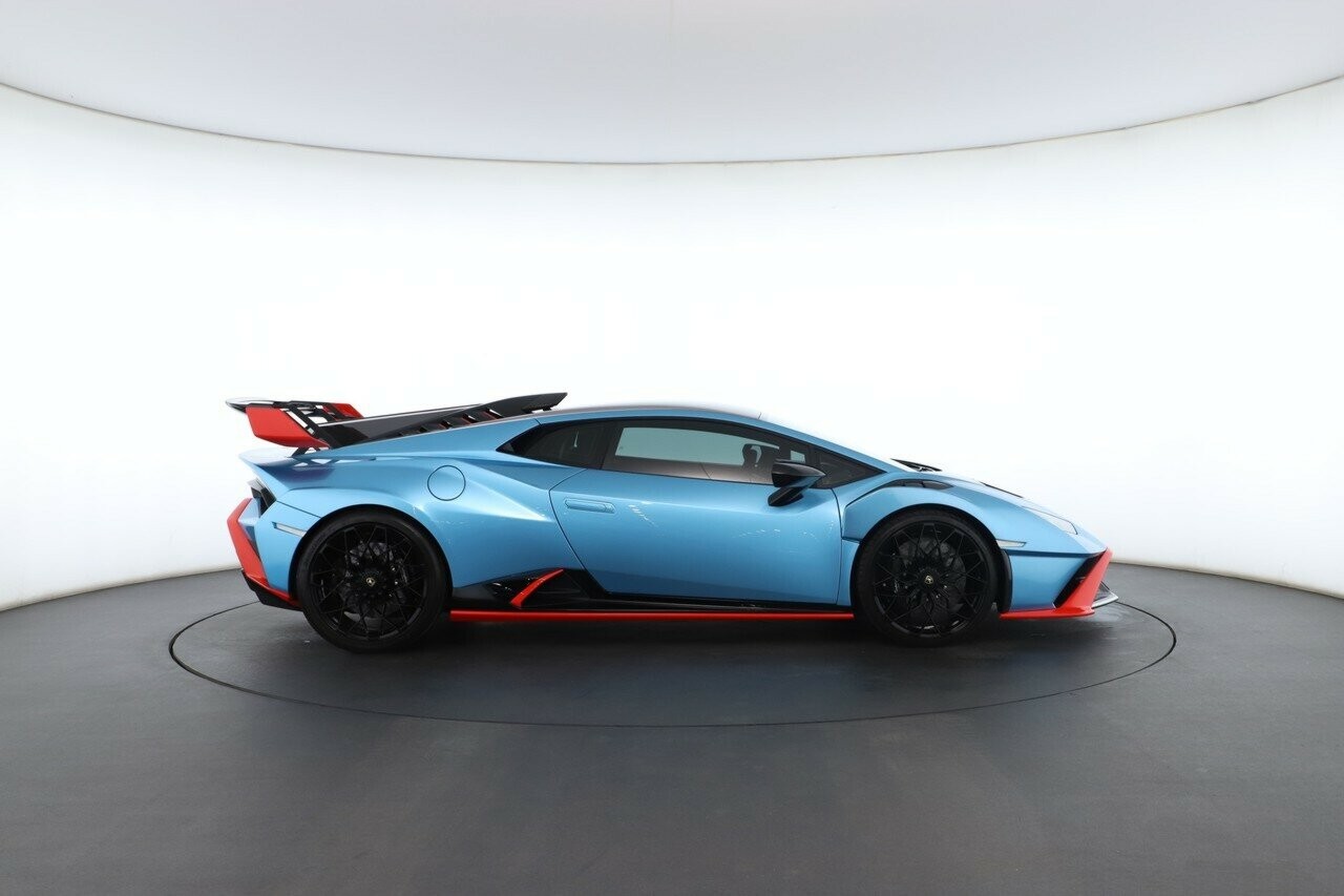 Lamborghini Huracan image 2
