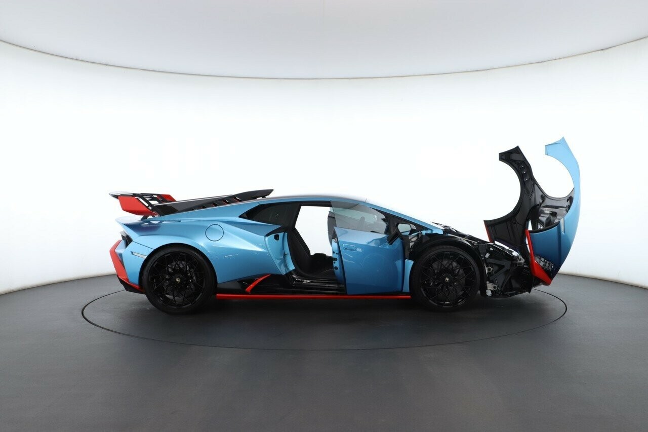 Lamborghini Huracan image 3