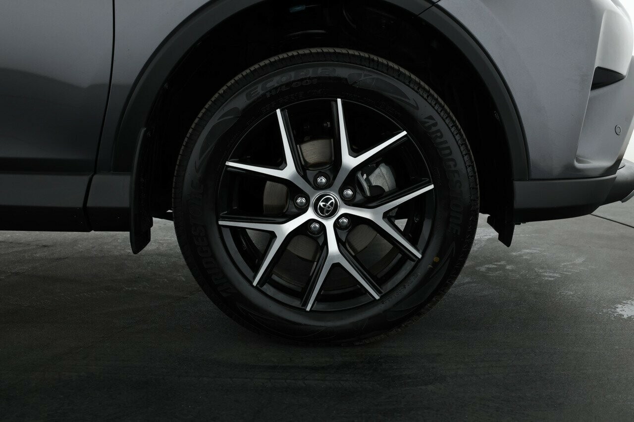 Toyota Rav4 image 4