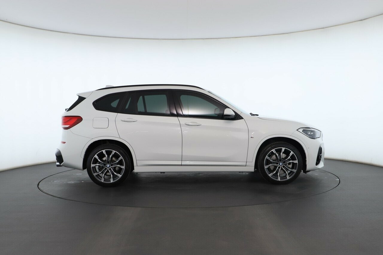 BMW X1 image 2