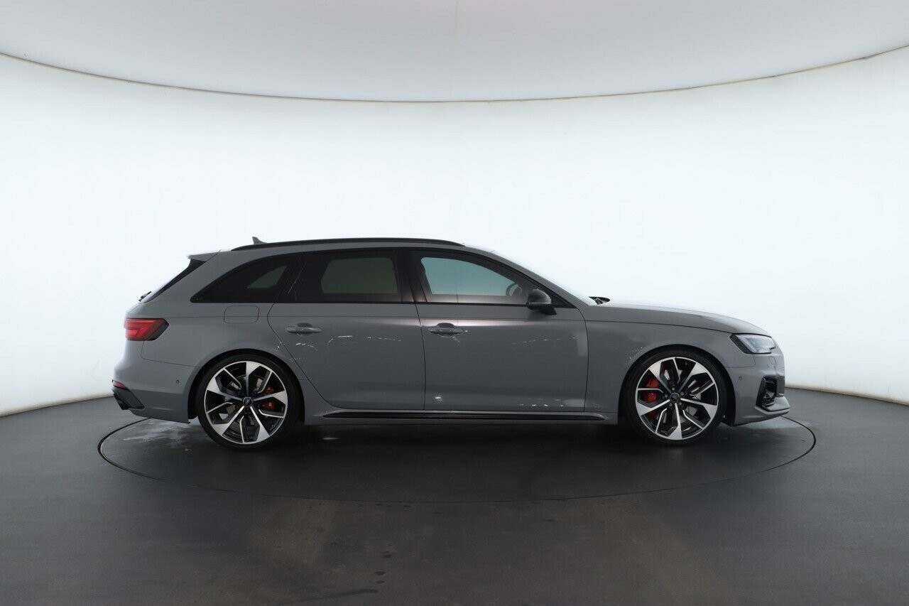 Audi Rs4 image 3