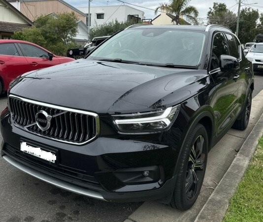 Volvo Xc40 image 2