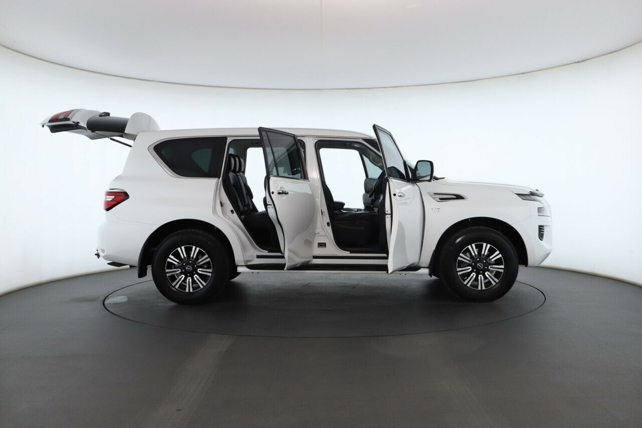 Nissan Patrol image 2