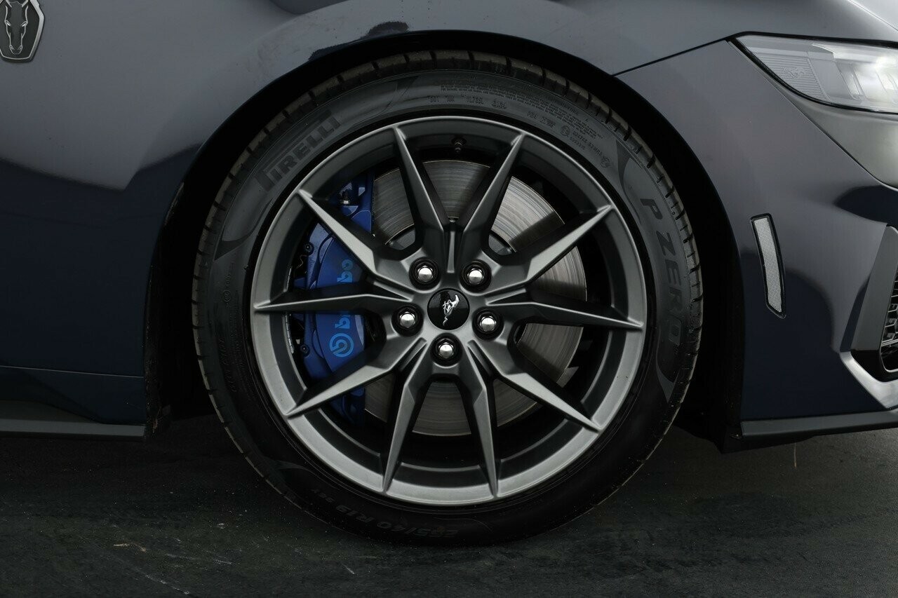 Ford Mustang image 4
