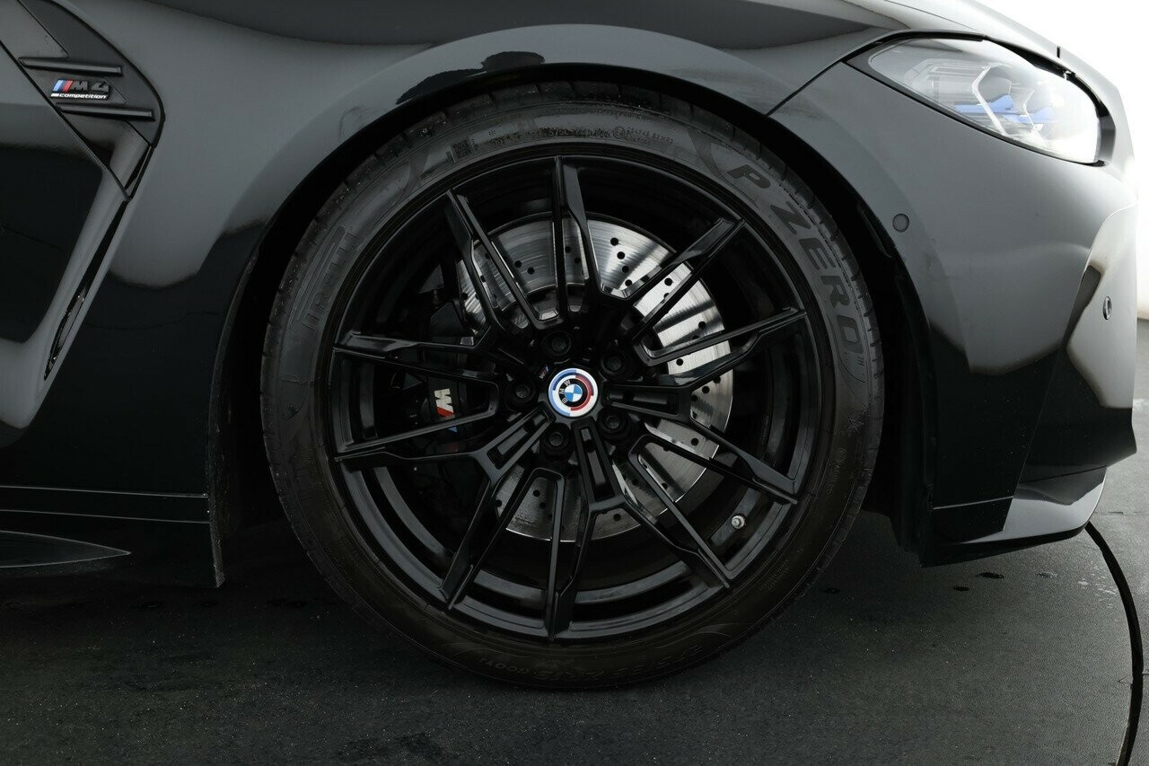 BMW M4 image 4