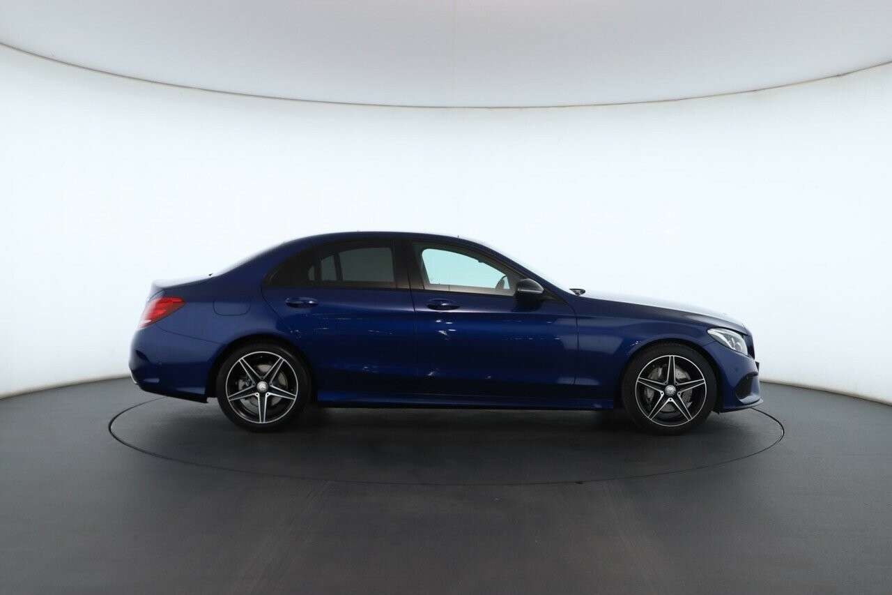 Mercedes Benz C-class image 3
