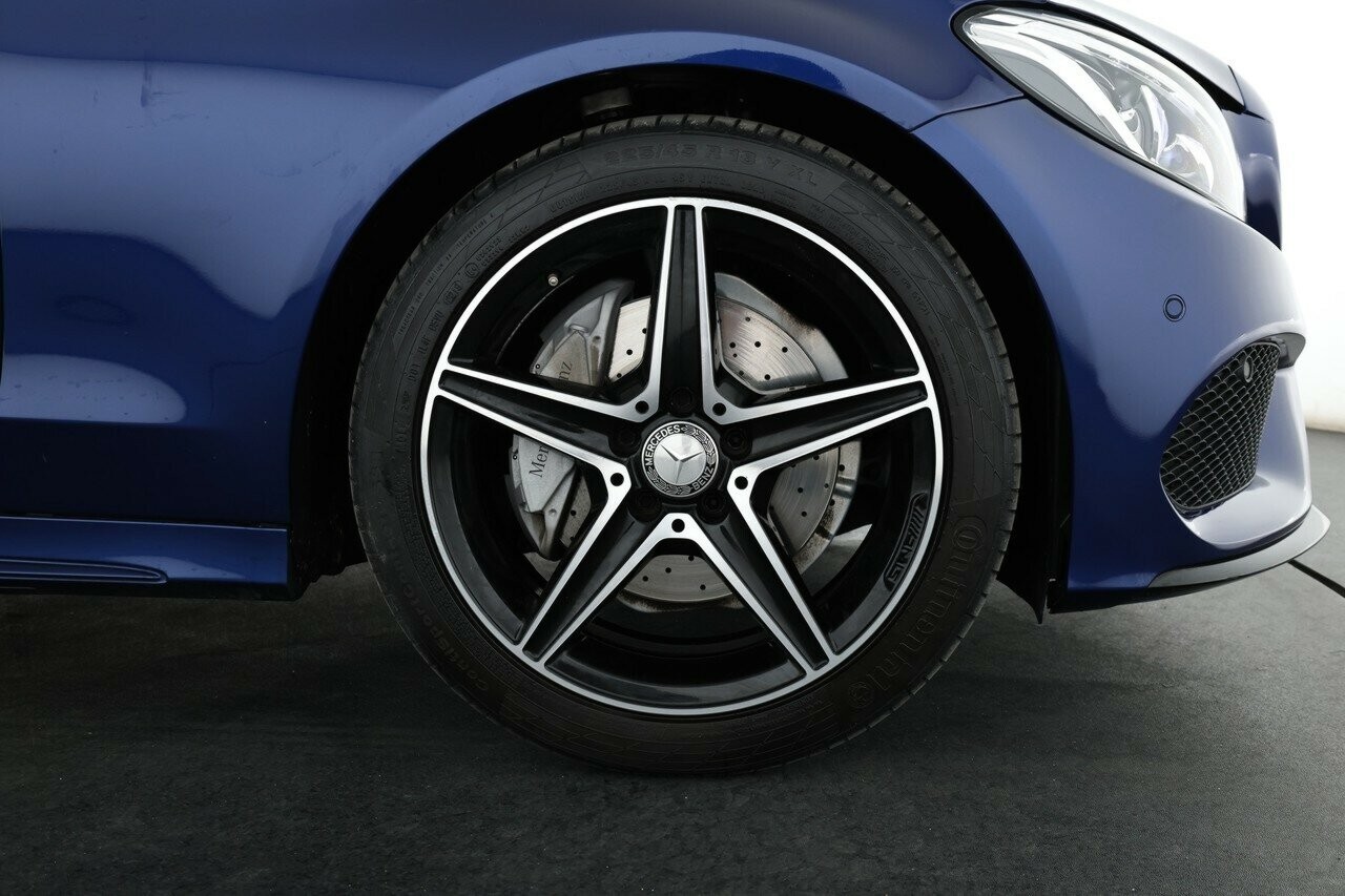 Mercedes Benz C-class image 4