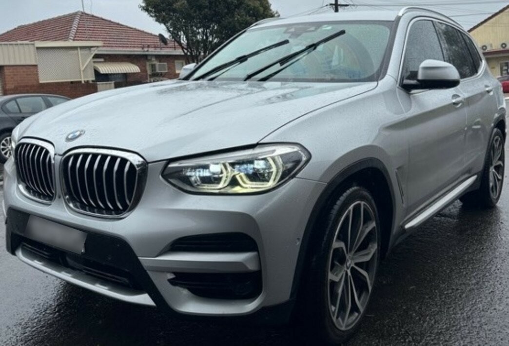 BMW X3 image 2