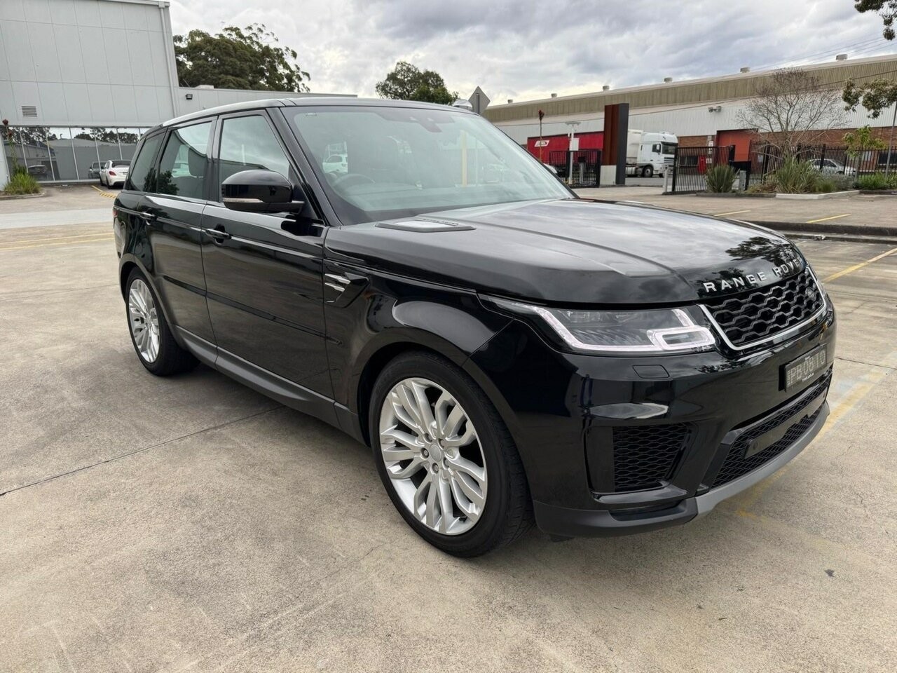 Land Rover Range Rover Sport image 1