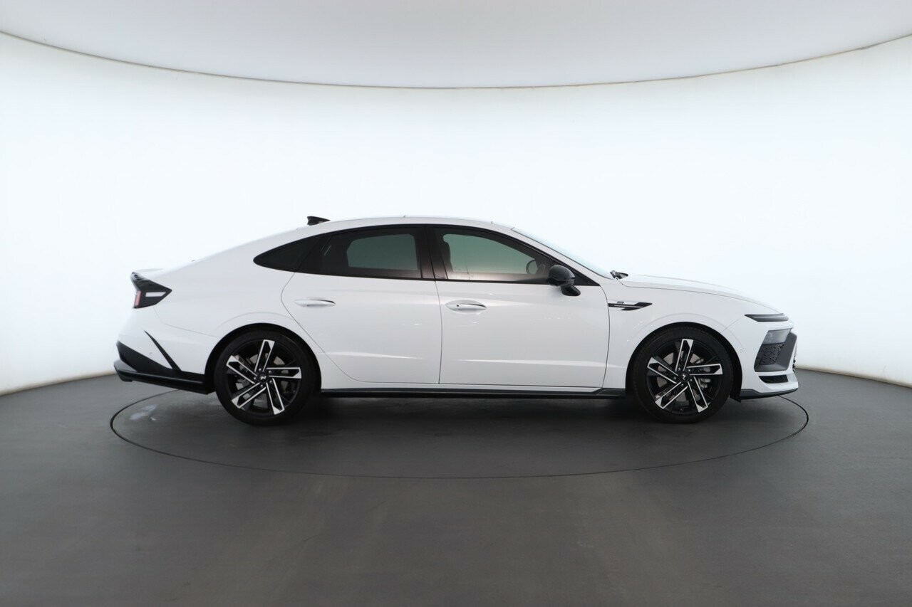 Hyundai Sonata image 3