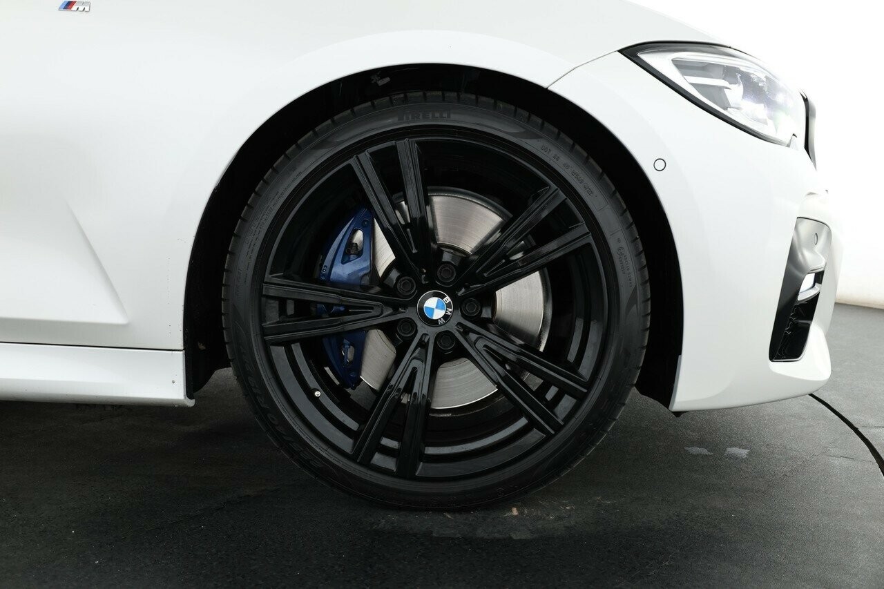 BMW 3 Series image 4