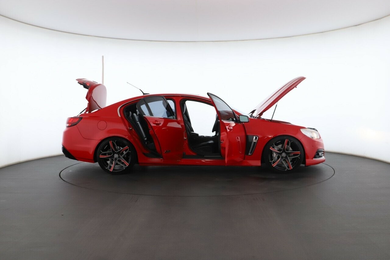 Holden Commodore image 2