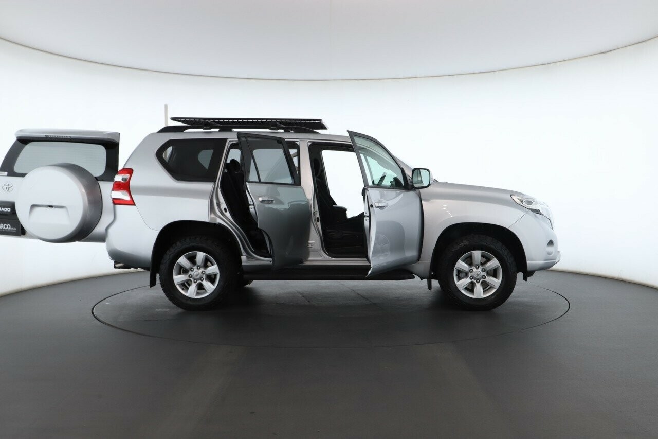 Toyota Landcruiser Prado image 2