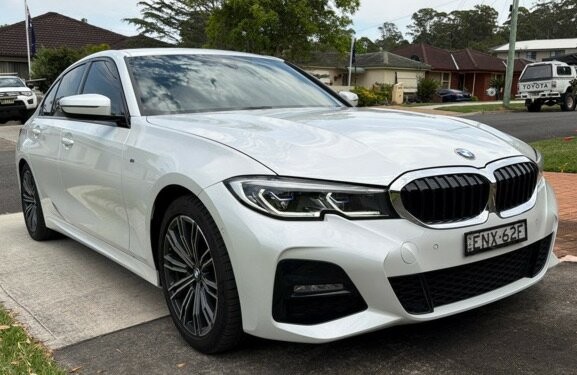 BMW 3 Series image 1