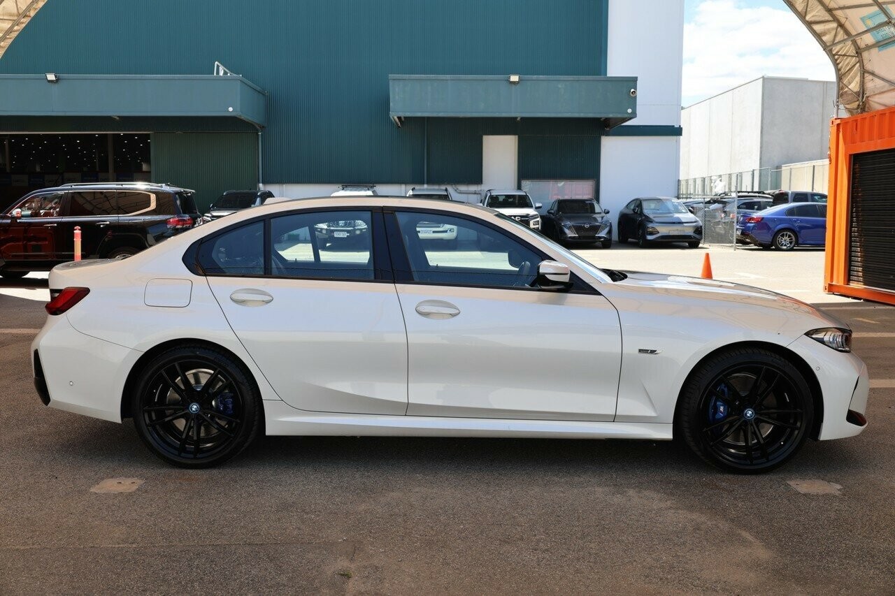 BMW 3 Series image 3