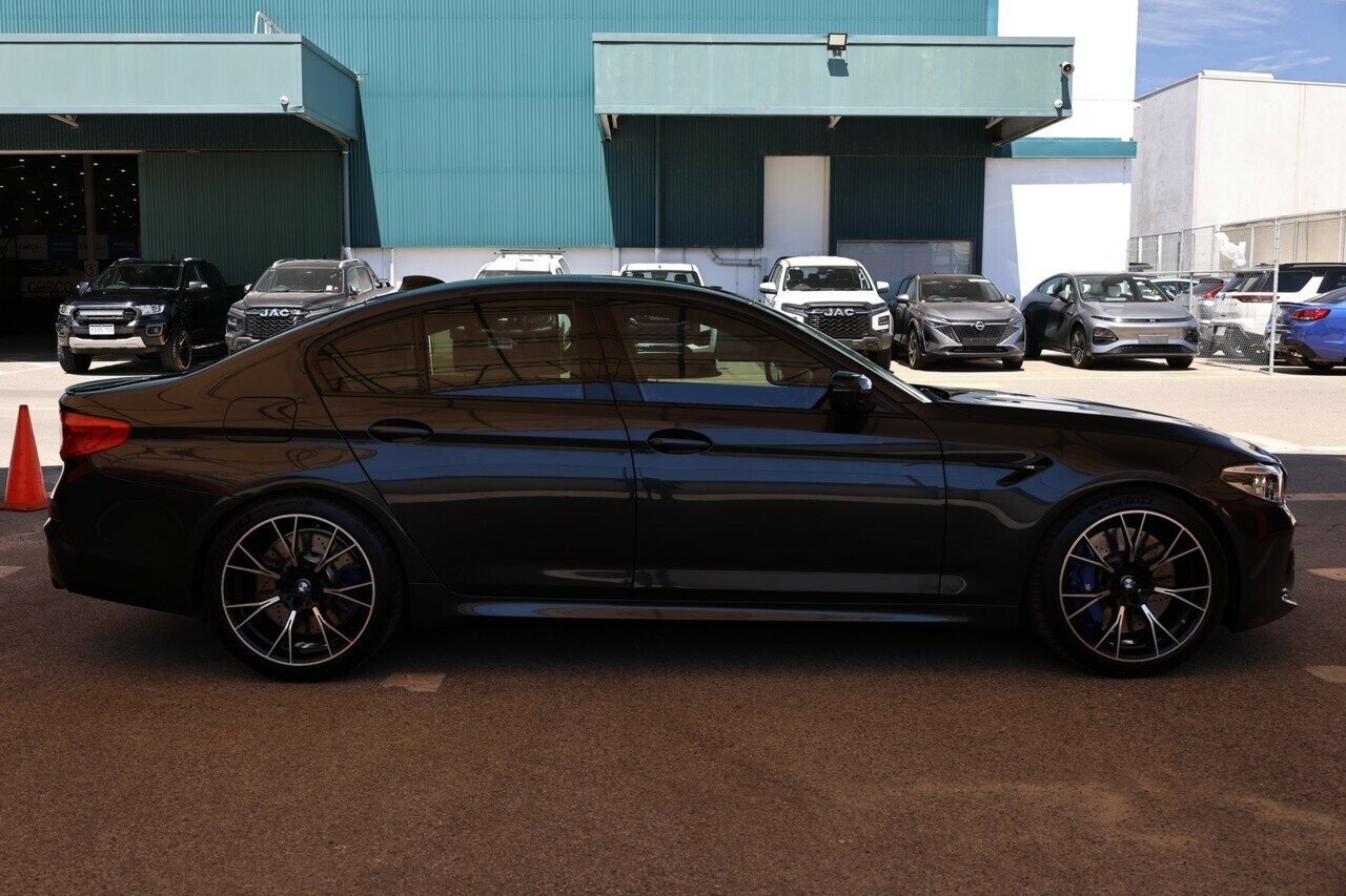 BMW M5 image 2