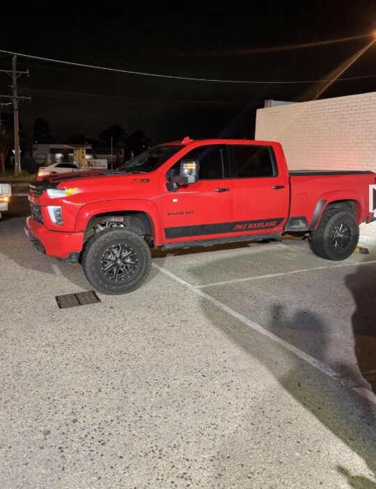 Chevrolet Silverado image 4