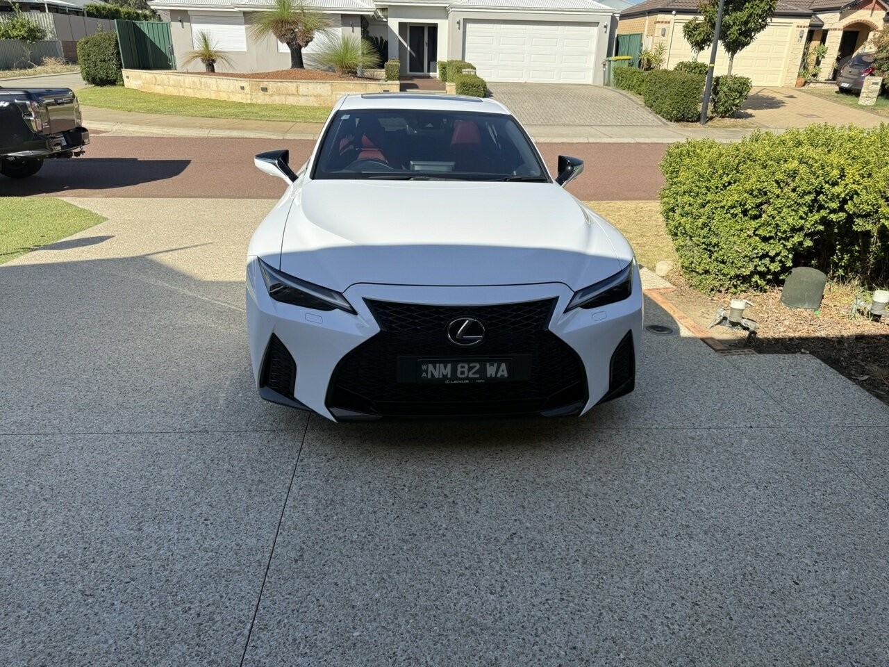 Lexus Is image 1