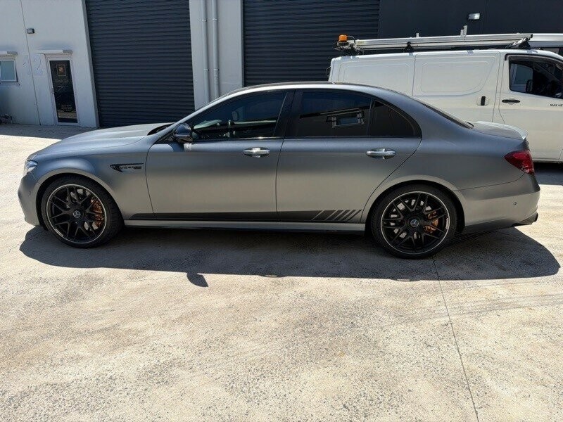 Mercedes Benz E-class image 3