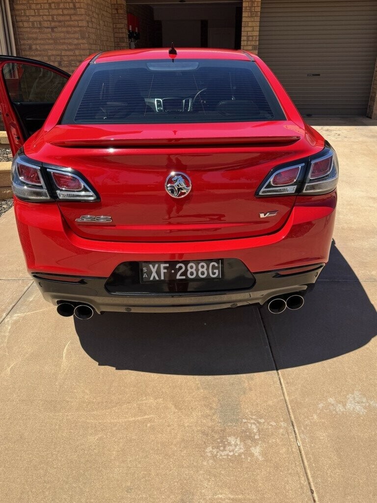 Holden Commodore image 2
